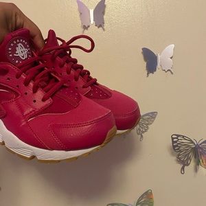 pink nike huarache